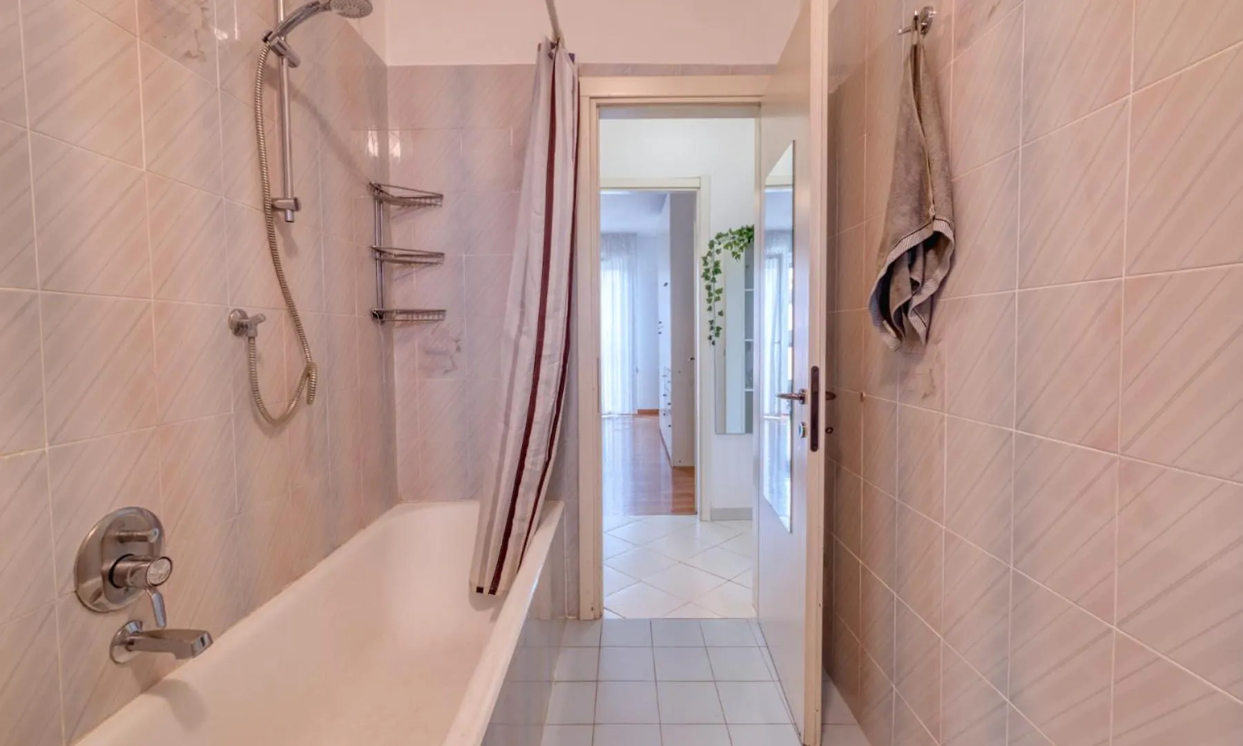 Lovely Two-Room Apartment Near Rho Fiera